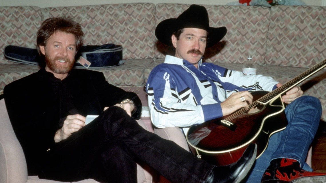 ‘90s Country Icons With 20 No. 1 Hits to Be Honored With Willie Nelson Lifetime Achievement Award 