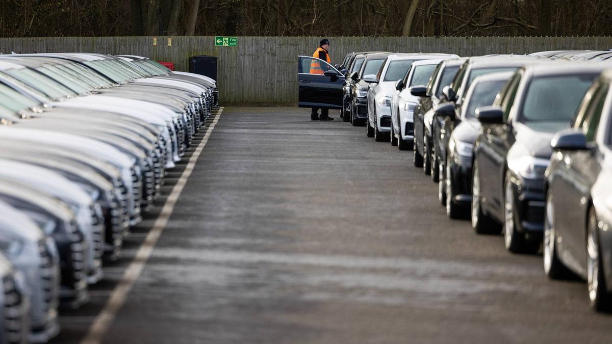  Off-lease vehicles are set to rise 25.7% in 2026, adding a large wave of supply to used-car markets and potentially pushing prices lower as dealer lots fill up quickly. 