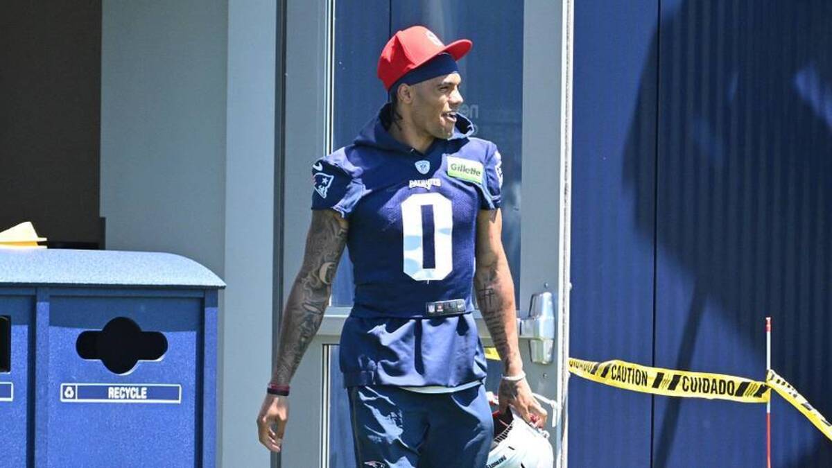  Jun 9, 2026; Foxborough, MA, USA; New England Patriots cornerback Christian Gonzalez (0) arrives to the practice field for minicamp at Gillette Stadium. Mandatory Credit: Eric Canha-Imagn Images | Eric Canha-Imagn Images 
