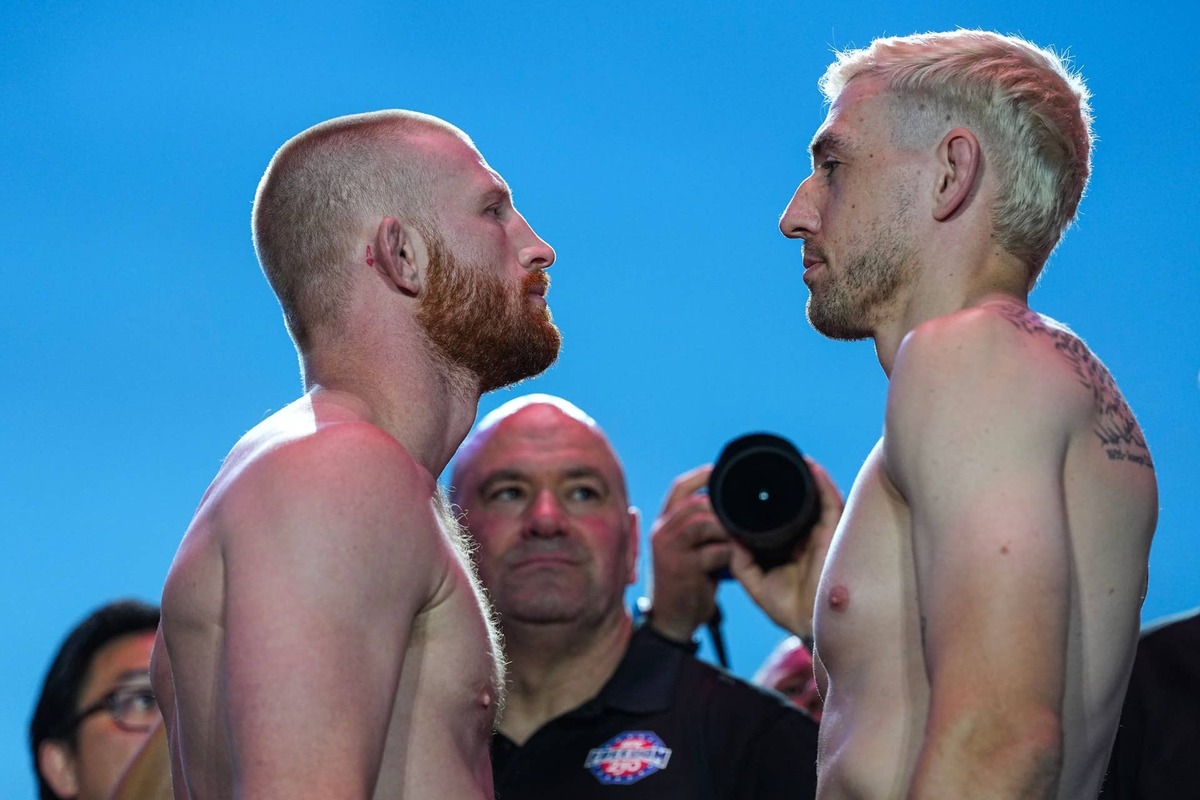  (L-R) Bo Nickal and Kyle Daukaus face off Chris Unger/Zuffa LLC via Getty Images