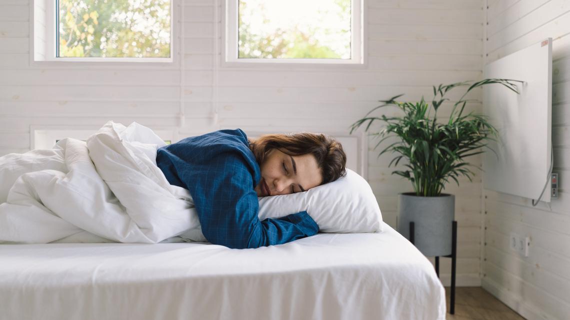 Thanks to Tempur-Pedic's Presidents Day Sale, You Can Save Up to $500 on Mattress Sets 