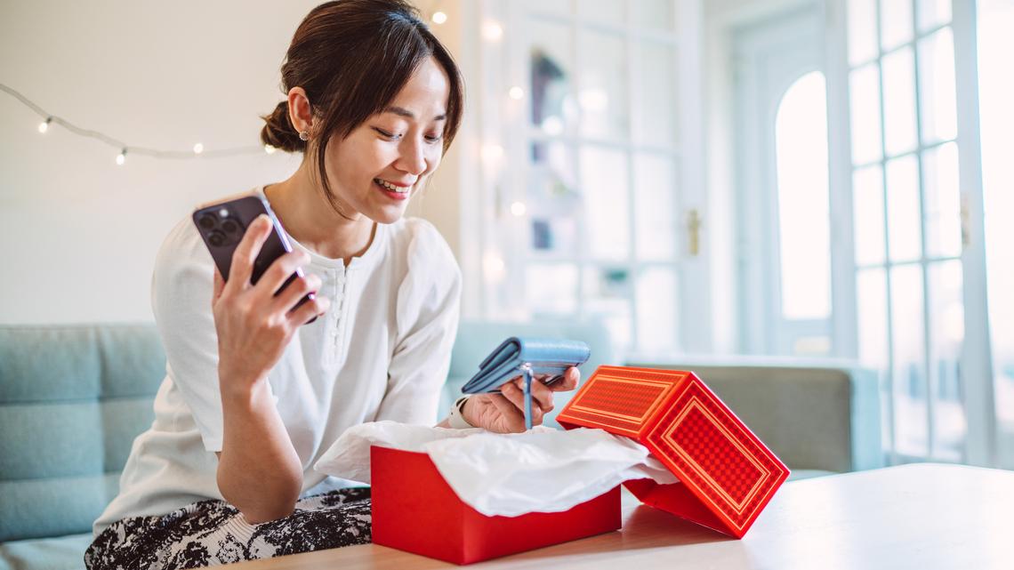 Your Type-B Friend Needs a Life360 Tile Slim Wallet Finder-And Right Now, It's 41% Off 