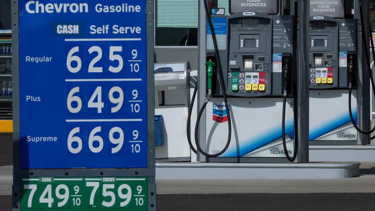 The price of gasoline is displayed at a gas station near the highway in Encinitas, California, U.S., April 30, 2026.   REUTERS/Mike Blake