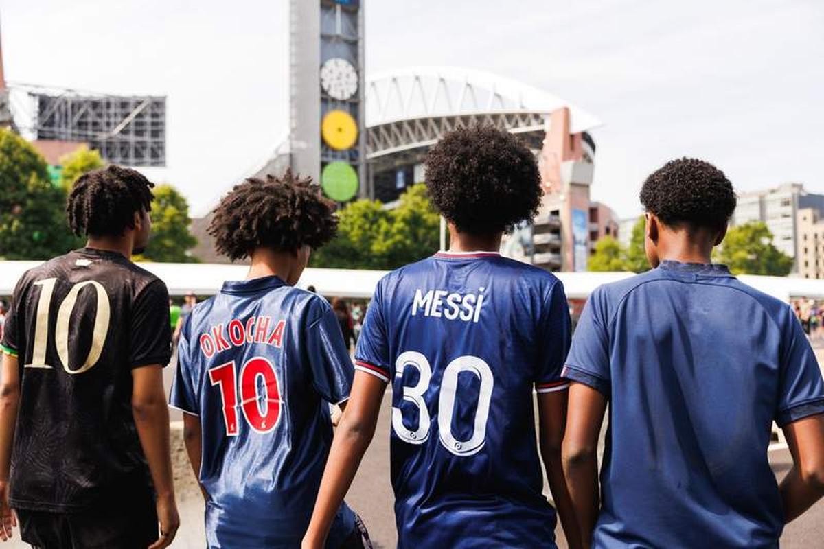  Fans head to a Seattle Sounders soccer match in June 2025. Photo credit Peter Bohler Sound Transit 