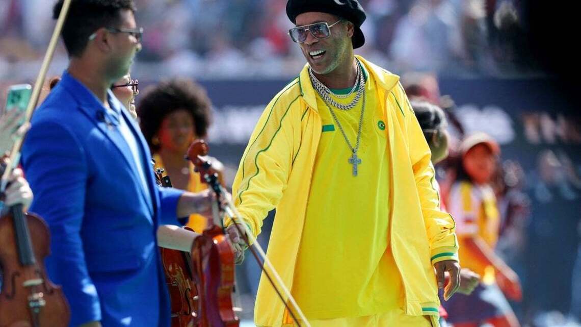 After 11 years, Ronaldinho returns to soccer with a primary goal 