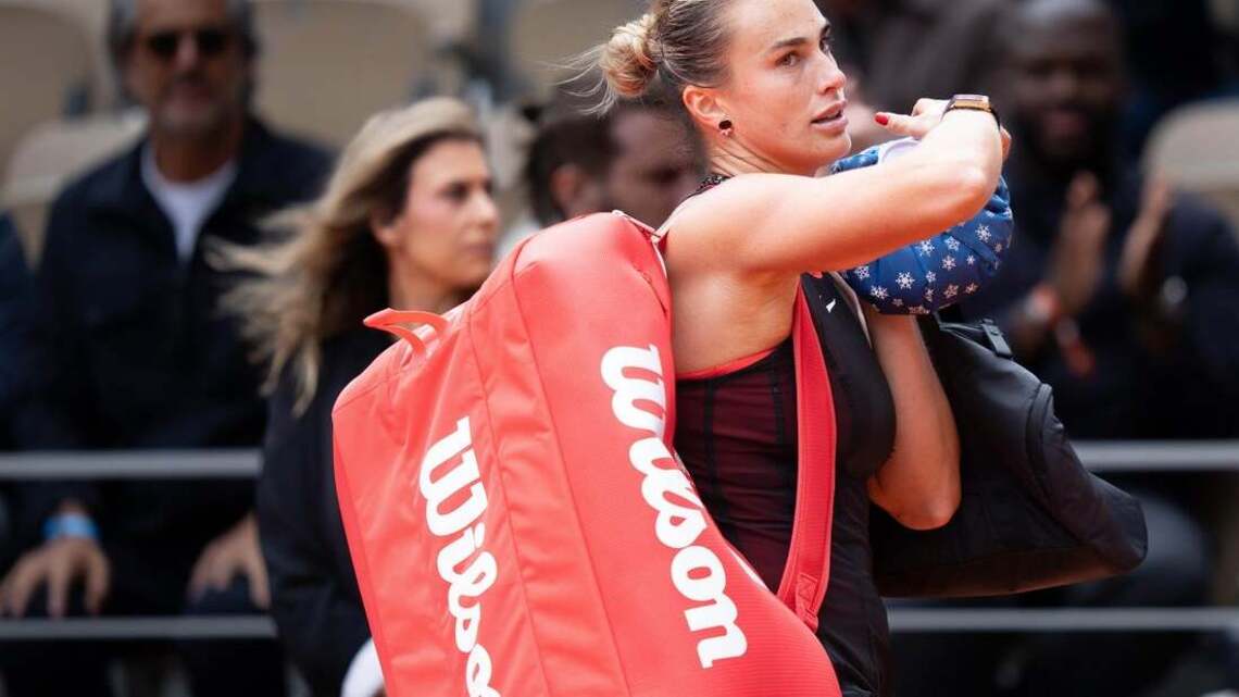 Top seeds working out issues entering play at Wimbledon 