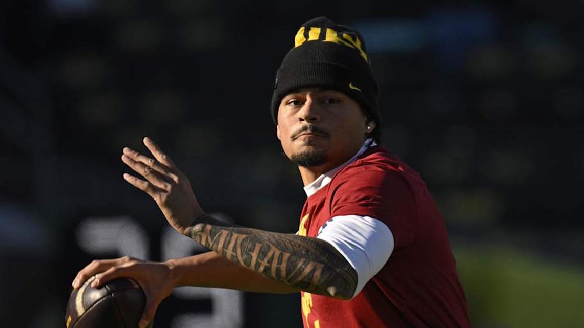  Nov 22, 2025; Eugene, Oregon, USA; Southern California Trojans quarterback Jayden Maiava (14) warms up before the game against the Oregon Ducks at Autzen Stadium. Mandatory Credit: Troy Wayrynen-Imagn Images | Troy Wayrynen-Imagn Images 