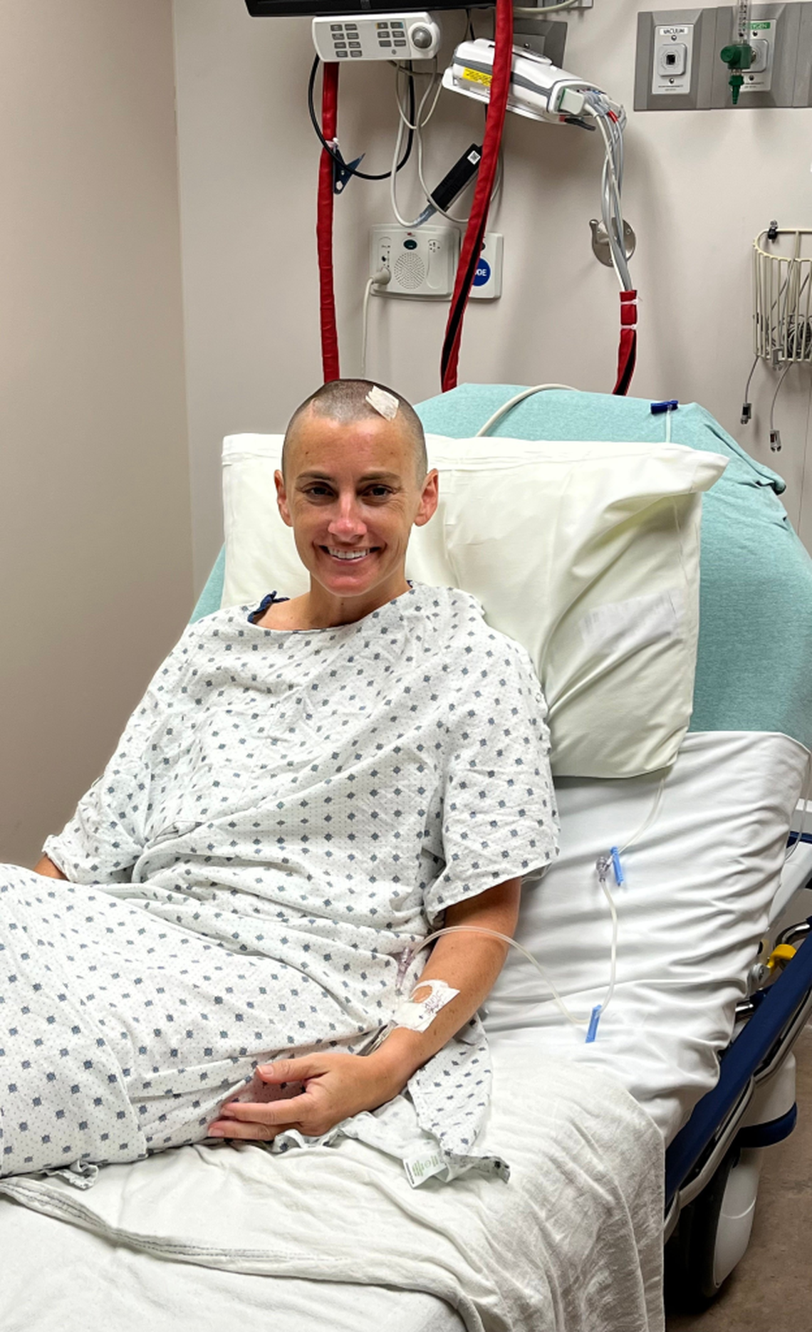  Jessica Krauser in the hospital. (Cleveland Clinic via SWNS) 