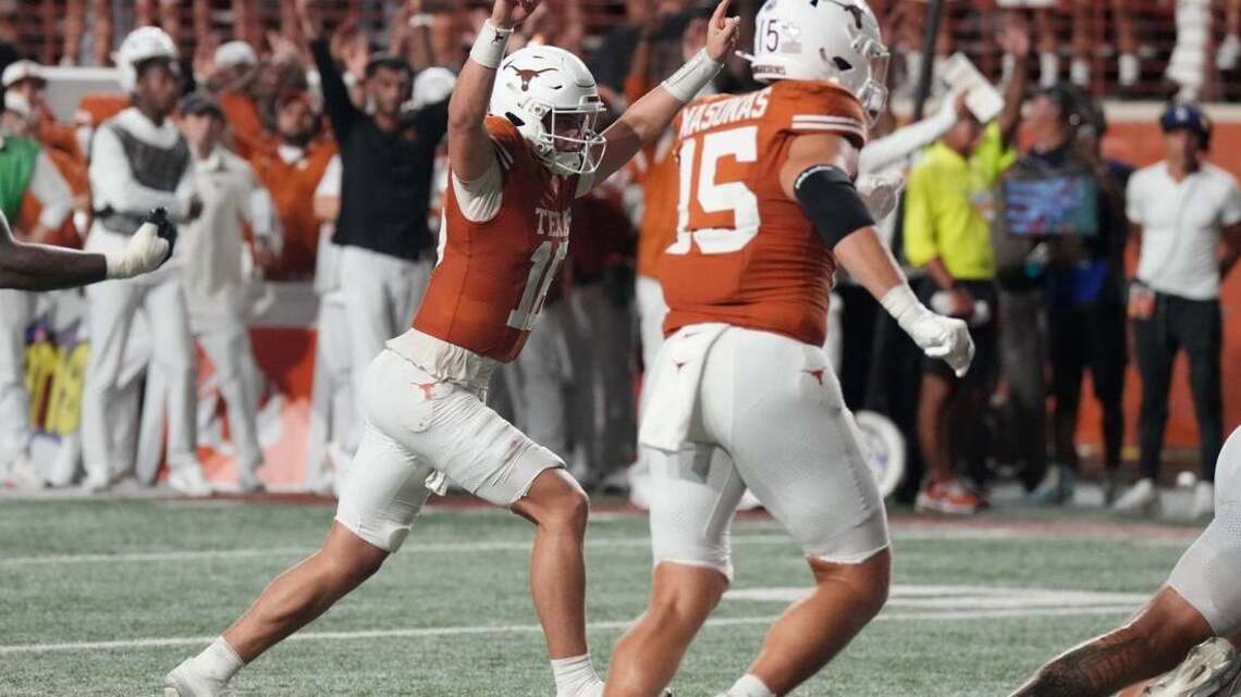 Texas takes No. 1 spot in AP Top 25; Oregon falls to No. 21
