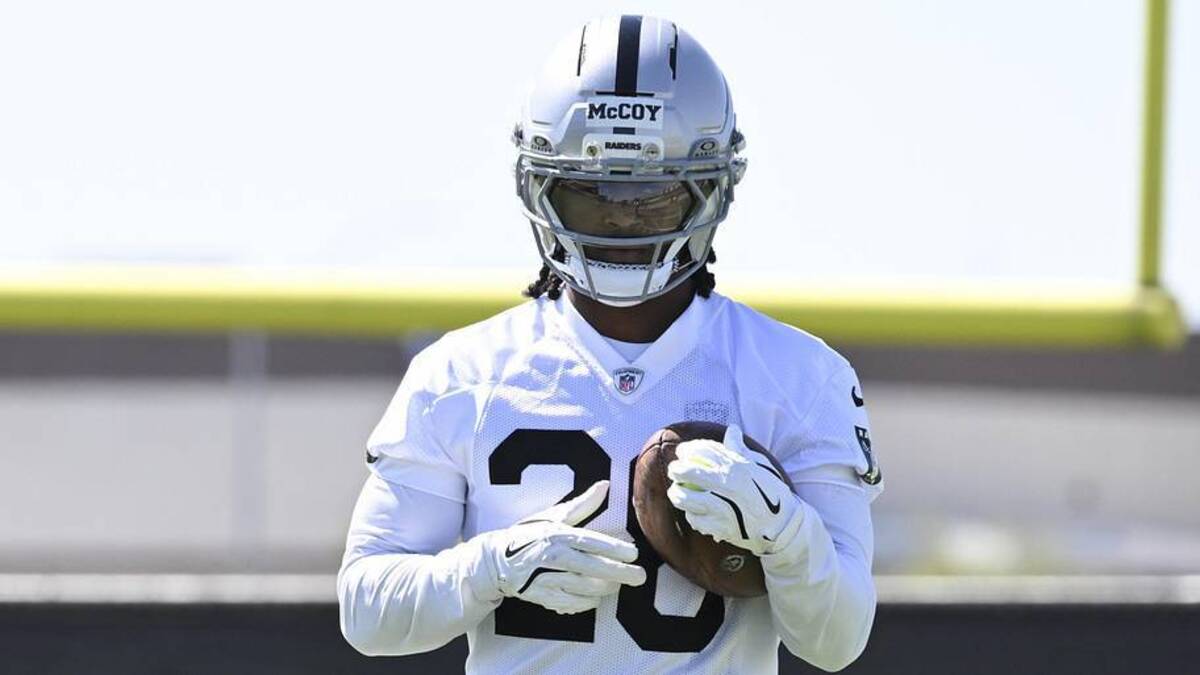  May 20, 2026; Henderson, NV, USA; Las Vegas Raiders cornerback Jermod McCoy (28) practices during organized team activities at Intermountain Health Performance Center. Mandatory Credit: Candice Ward-Imagn Images | Candice Ward-Imagn Images 
