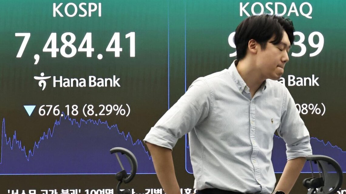 KOSPI crashes over 8 pct on tech hemorrhage, U.S. rate woes; won rises after verbal intervention 