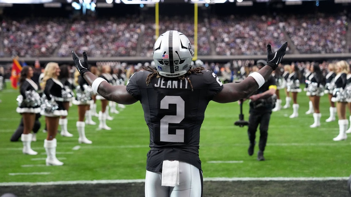 3 Overpriced Fantasy Football RBs in 2026 Drafts