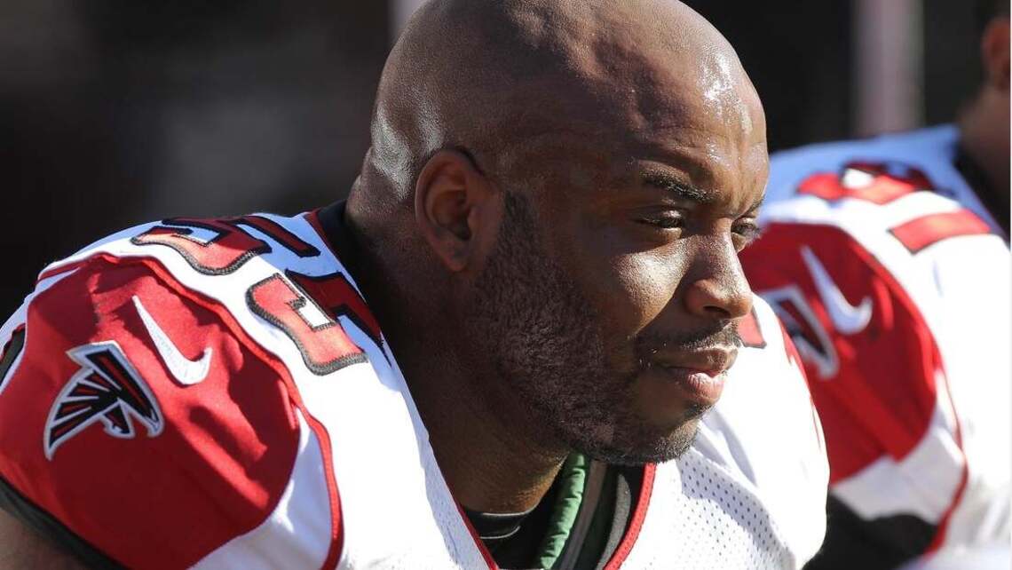 Falcons add Bill Fralic, John Abraham to Ring of Honor