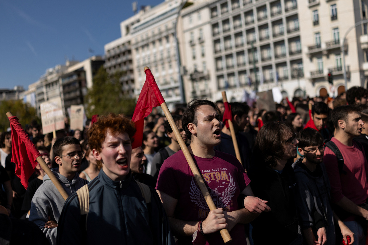Thousands of Greek students, teachers protest over education, pay ...
