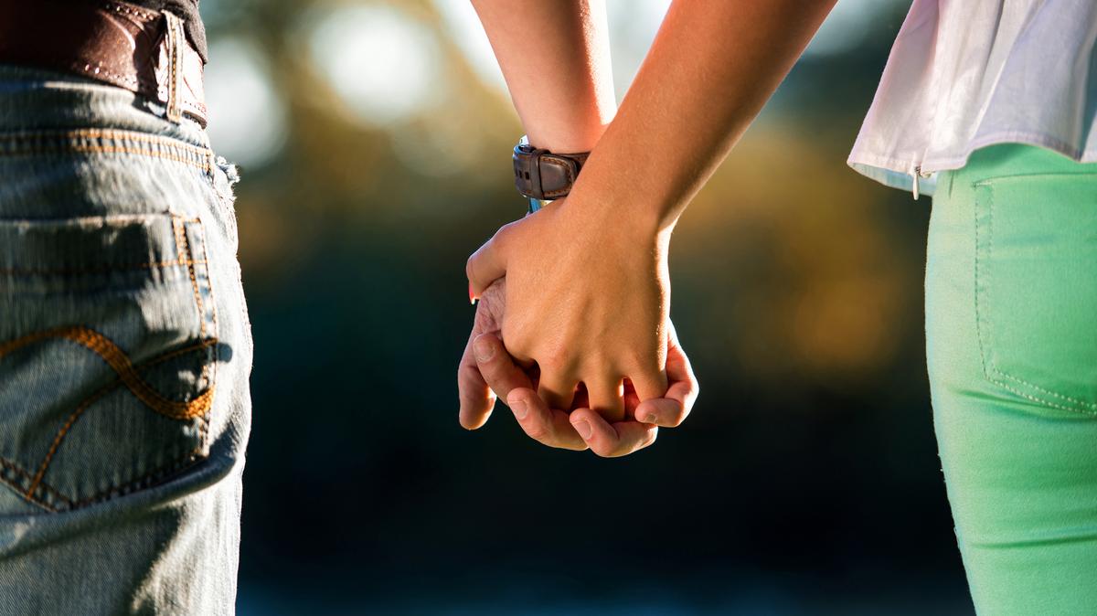 Vulnerability goes a long way toward building trust in a relationship and it doesn’t have to be a grand gesture, writes Anna Pulley. It can be as simple as admitting you’re nervous. (Dreamstime/TNS)