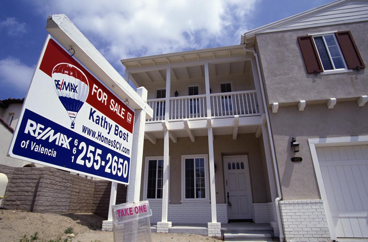  File Photo: A home for sale in Santa Clarita, California. 
