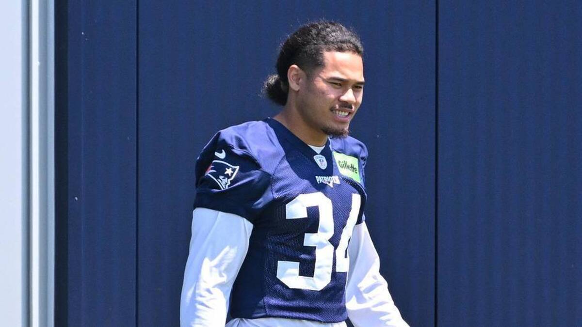  Jun 10, 2026; Foxborough, MA, USA; New England Patriots safety Peter Manuma (34) arrives at the practice field for minicamp at Gillette Stadium. Mandatory Credit: Eric Canha-Imagn Images | Eric Canha-Imagn Images 