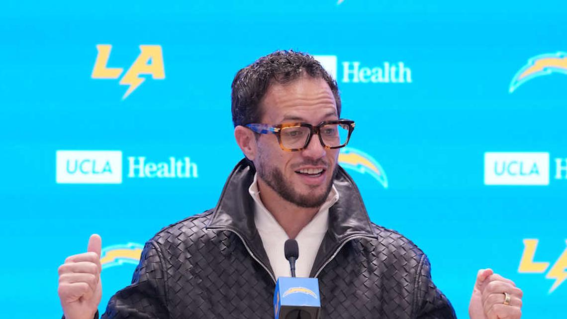  Mike McDaniel | Kirby Lee-Imagn Images 