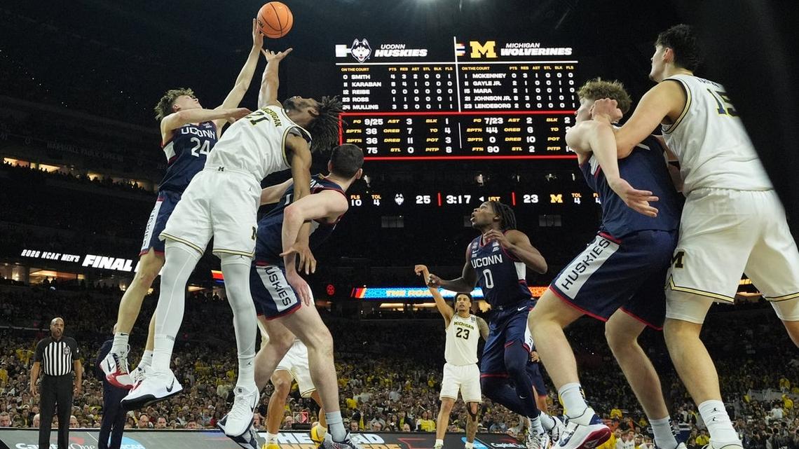 Michigan up 33-29 at halftime playing UConn's pace 