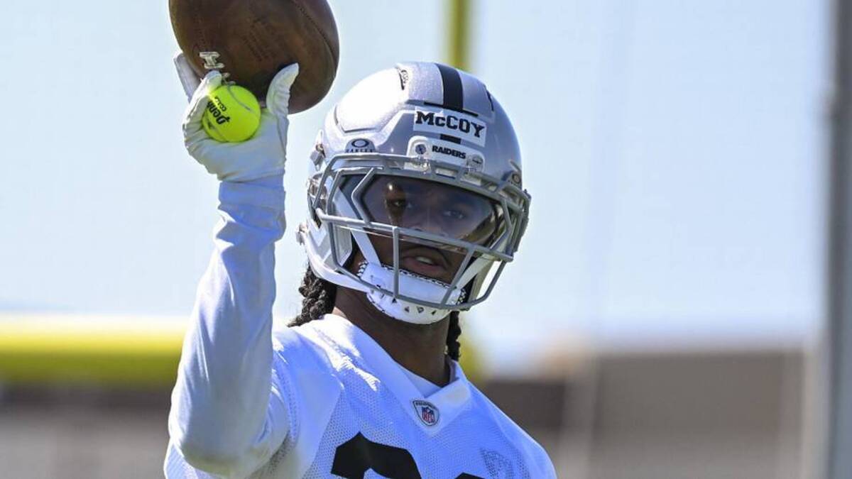  May 20, 2026; Henderson, NV, USA; Las Vegas Raiders cornerback Jermod McCoy (28) practices during organized team activities at Intermountain Health Performance Center. Mandatory Credit: Candice Ward-Imagn Images | Candice Ward-Imagn Images 