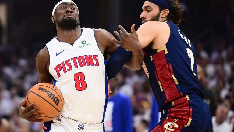 Report: Caris LeVert to Bucks, Khris Middleton to Wizards in 6-team trade 