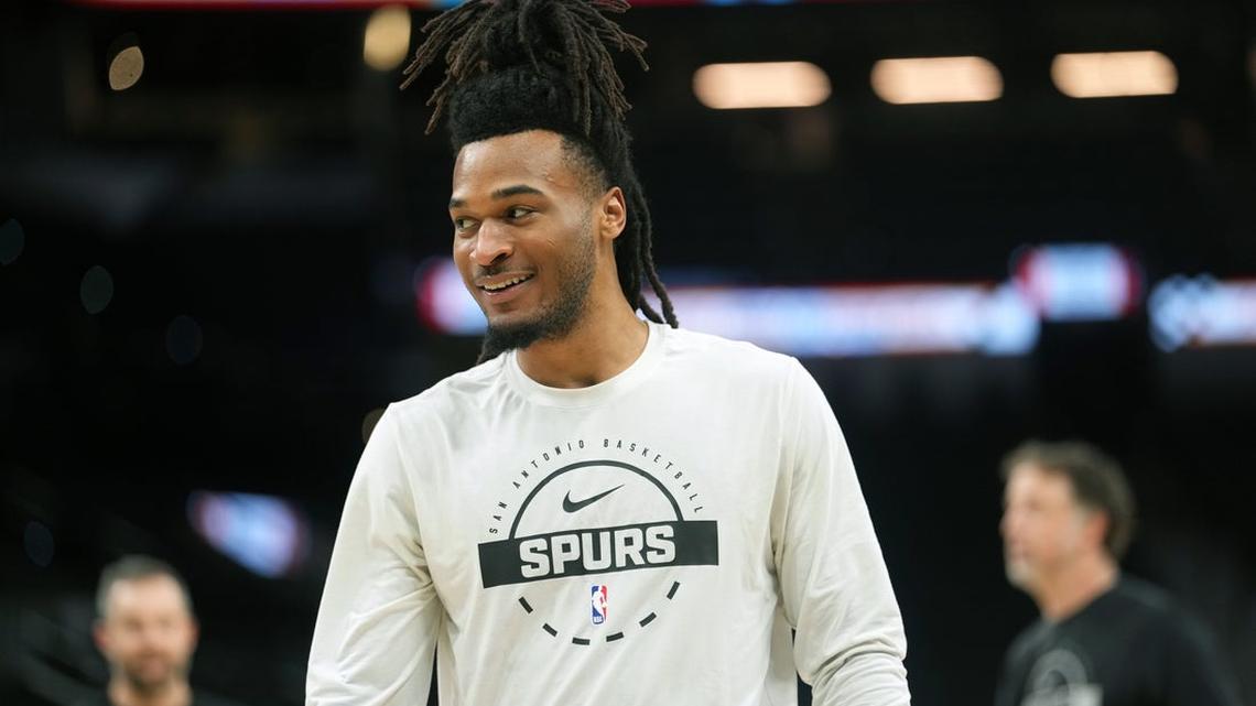 Stephon Castle's fifth career triple-double helps Spurs beat 76ers 