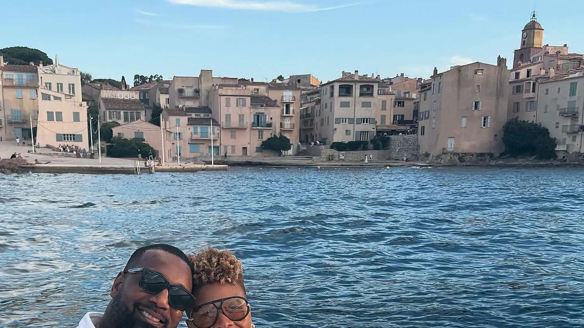 NFL Player Chris Canty Says His Family Was Held ‘Hostage' on United Flight 