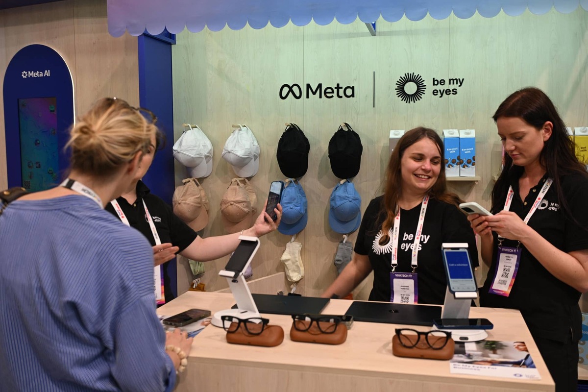  Meta's next smart glasses bet could keep cameras running without the warning light. 