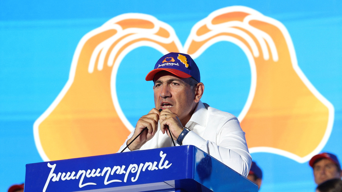 Armenian Prime Minister Nikol Pashinyan addresses supporters at a Civil Contract party campaign rally ahead of the June 7 parliamentary election in Yerevan, Armenia June 5, 2026. The sign on the podium reads: "Peace". Hayk Baghdasaryan/Photolure via REUTERS