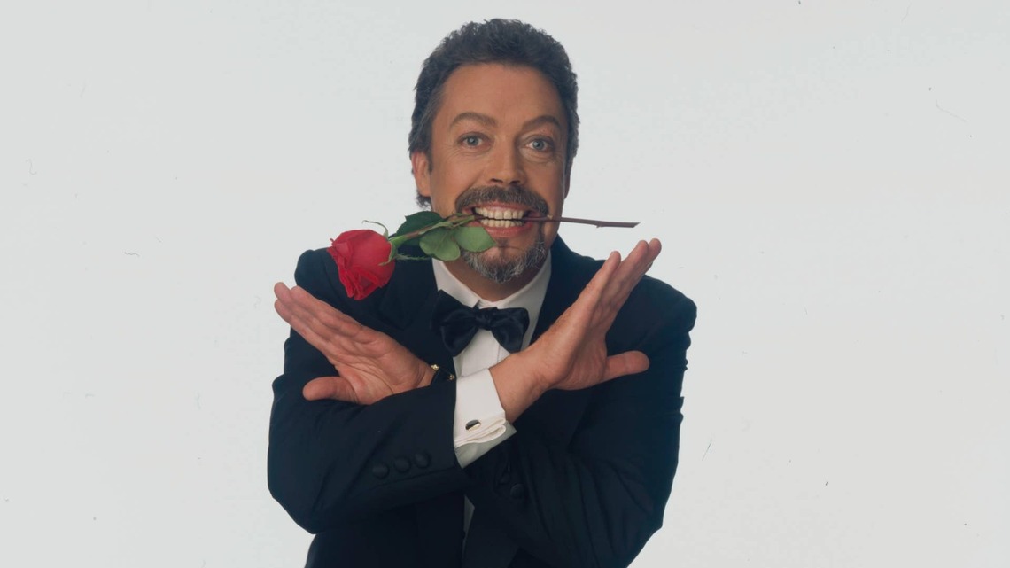 Christina Applegate Says Her Last Meeting With Tim Curry ‘Felt Like a Goodbye' 