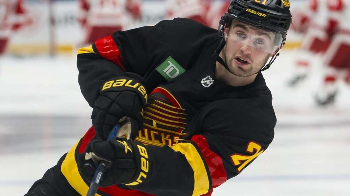 Predators acquire F Nils Hoglander from Canucks 