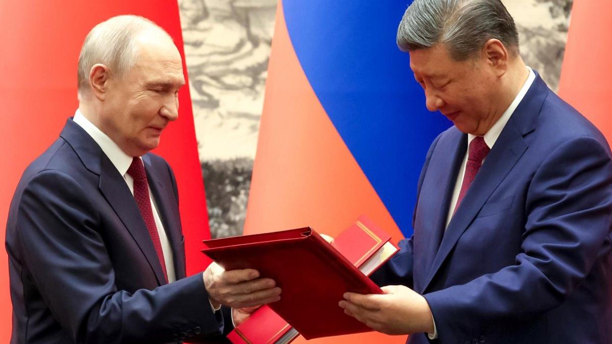 Despite a raft of unrelated agreements resulting from talks between President Vladimir Putin (L) and Chinese President Xi Jinping on Wednesday, the pair failed to make progress on a long-planned 1,615 mile second pipeline from Siberia to supply China with natural gas. Photo by Alexander Kazakov/EPA 