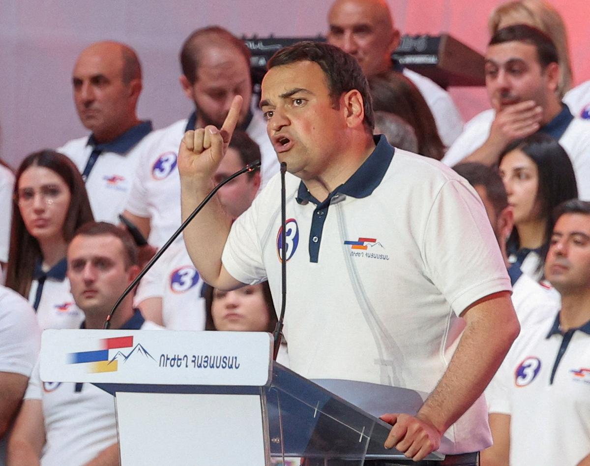 FILE PHOTO: Narek Karapetyan, one of the leaders of the Strong Armenia party, speaks during an election campaign rally ahead of the June 7 parliamentary election, in Yerevan, Armenia June 3, 2026. Hayk Baghdasaryan/Photolure via REUTERS/File Photo