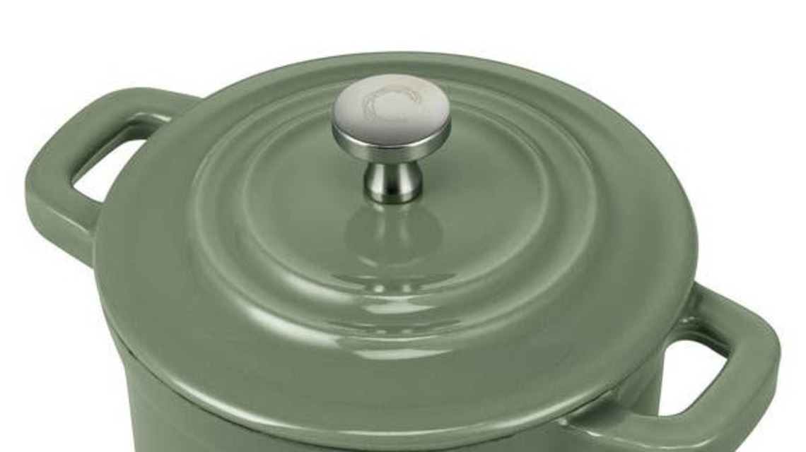 Aldi's $7 Mini Cast Iron Bakers Are Perfect for Cozy Solo Meals 