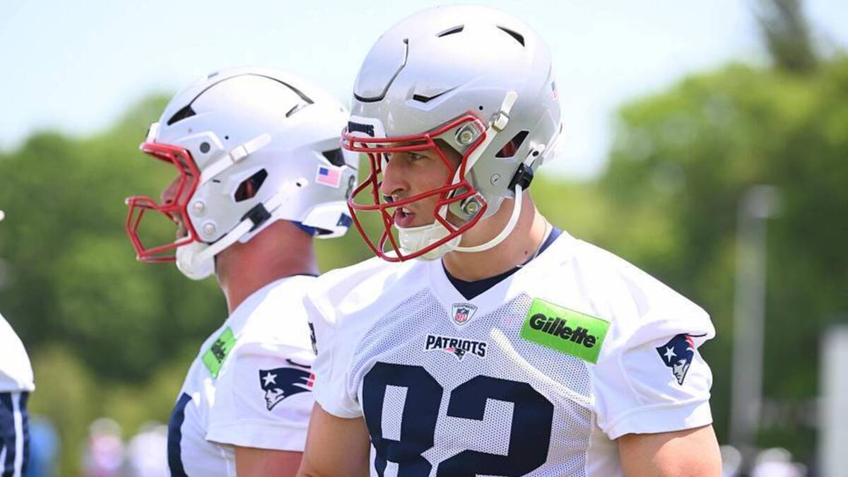  Jun 2, 2026; Foxborough, MA, USA; New England Patriots tight end Eli Raridon (82) looks on during the team's OTA at Gillette Stadium. Mandatory Credit: Eric Canha-Imagn Images | Eric Canha-Imagn Images 