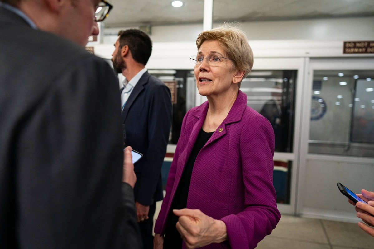  Warren's "two cents" strategy is back, and billionaires know it. 