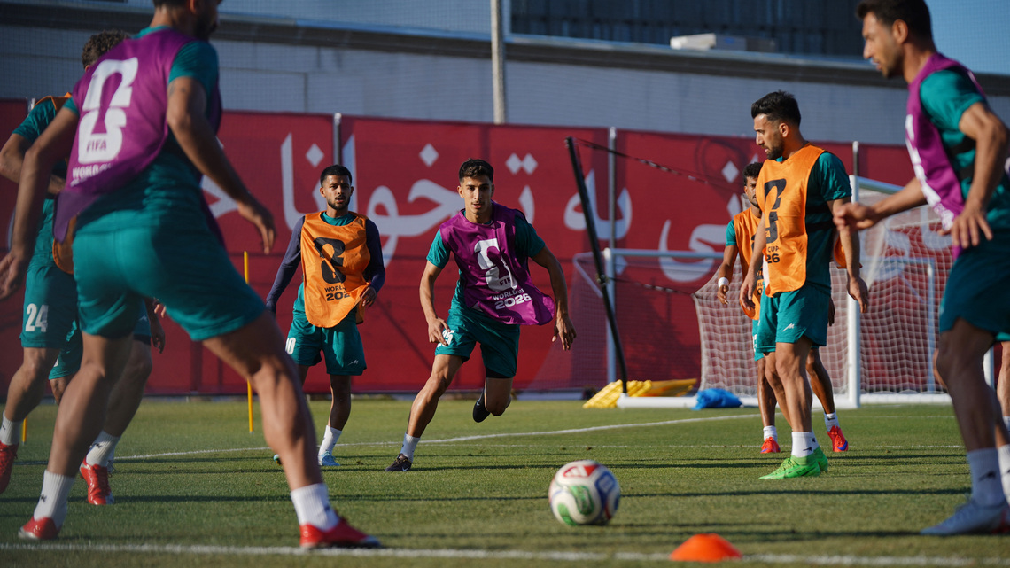 Soccer-Iran face New Zealand in politically charged Los Angeles opener 