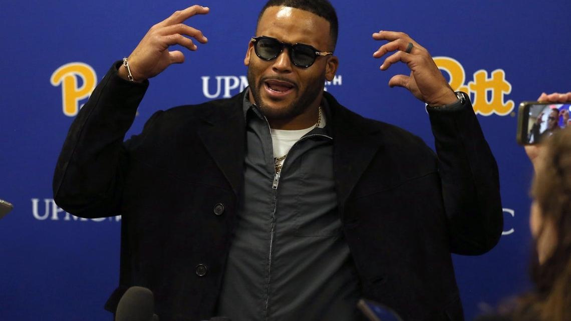 Rams' Sean McVay opens door to Aaron Donald comeback