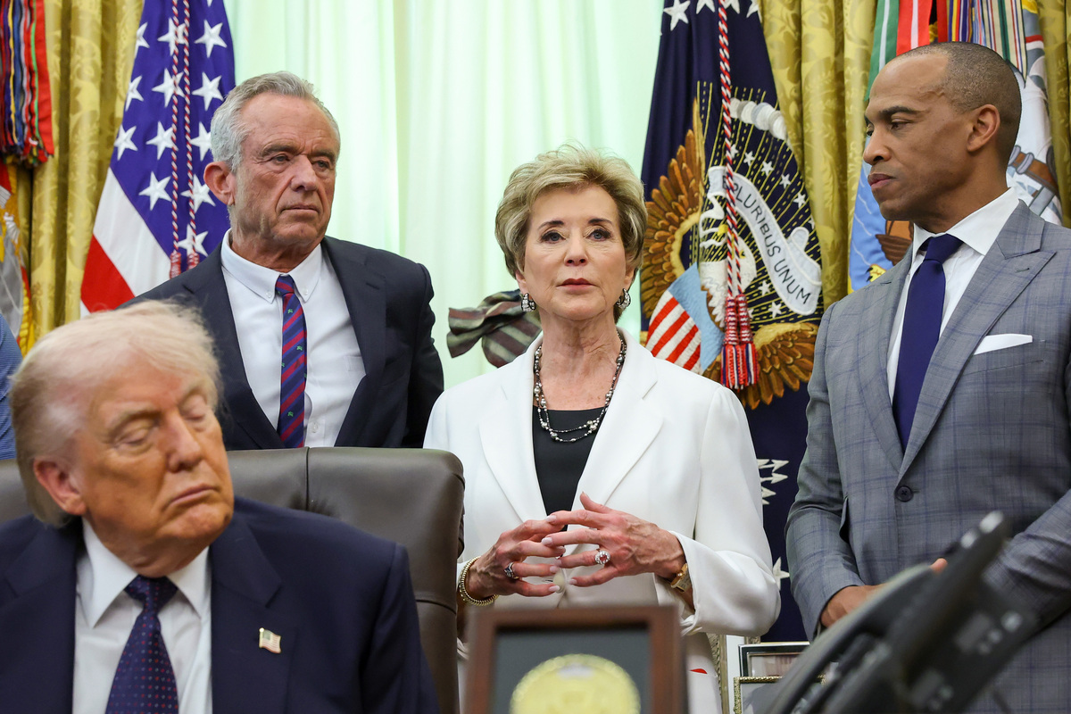  Education Secretary Linda McMahon speaks in the Oval Office of the White House alongside President Donald Trump on May 5, 2026. 