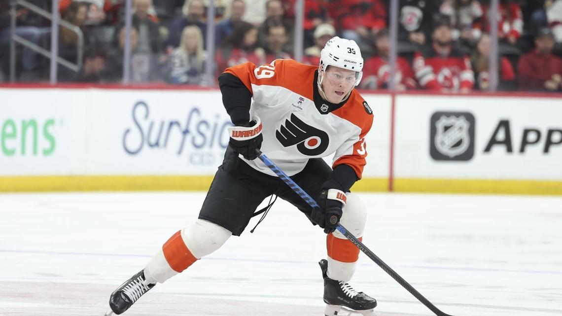 Hot-starting Flyers blast Devils to boost playoff chances 