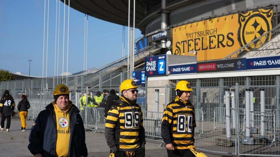 Aaron Rodgers, Steelers topple Saints in Paris