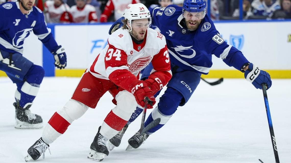 Lightning hold off late charge from Red Wings for overtime win 