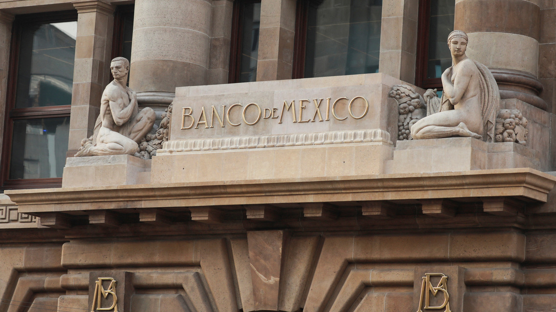 Mexico central bank signals prolonged pause in rates