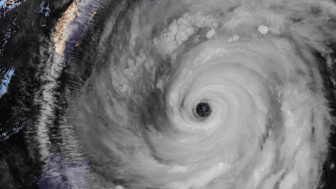 Typhoon Champi nears Taiwan, causing flight cancellations and disrupting US-Japan drills 