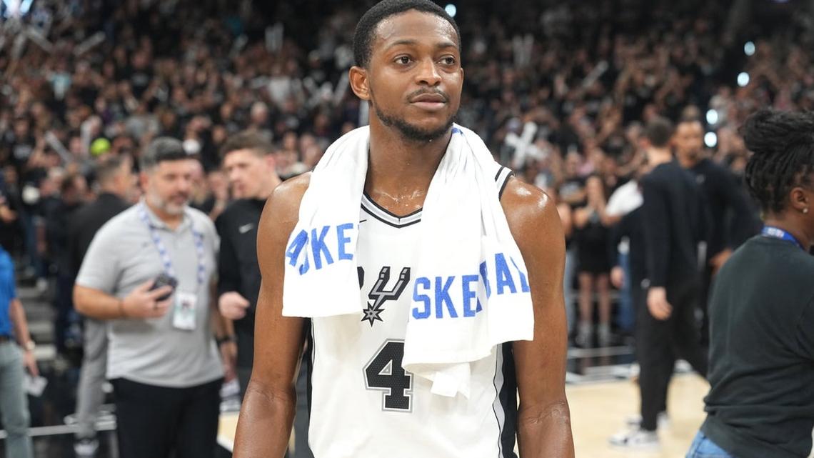 Spurs PG De'Aaron Fox (ankle) sitting out Game 1 vs. Thunder 