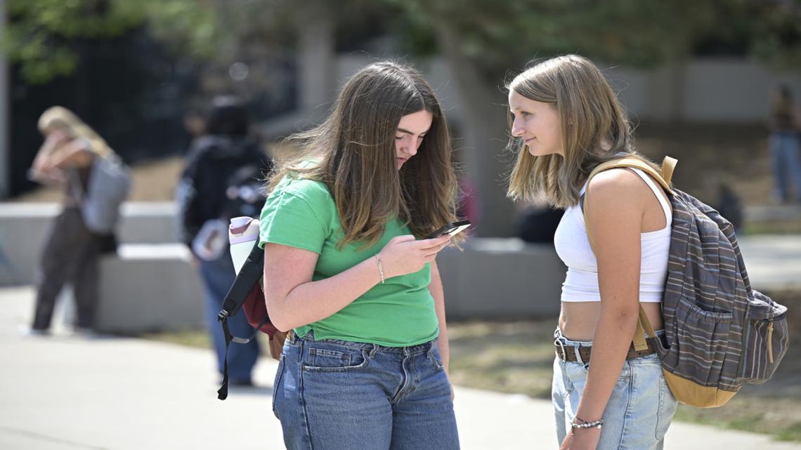 Schwab just launched a brokerage account for teenagers 