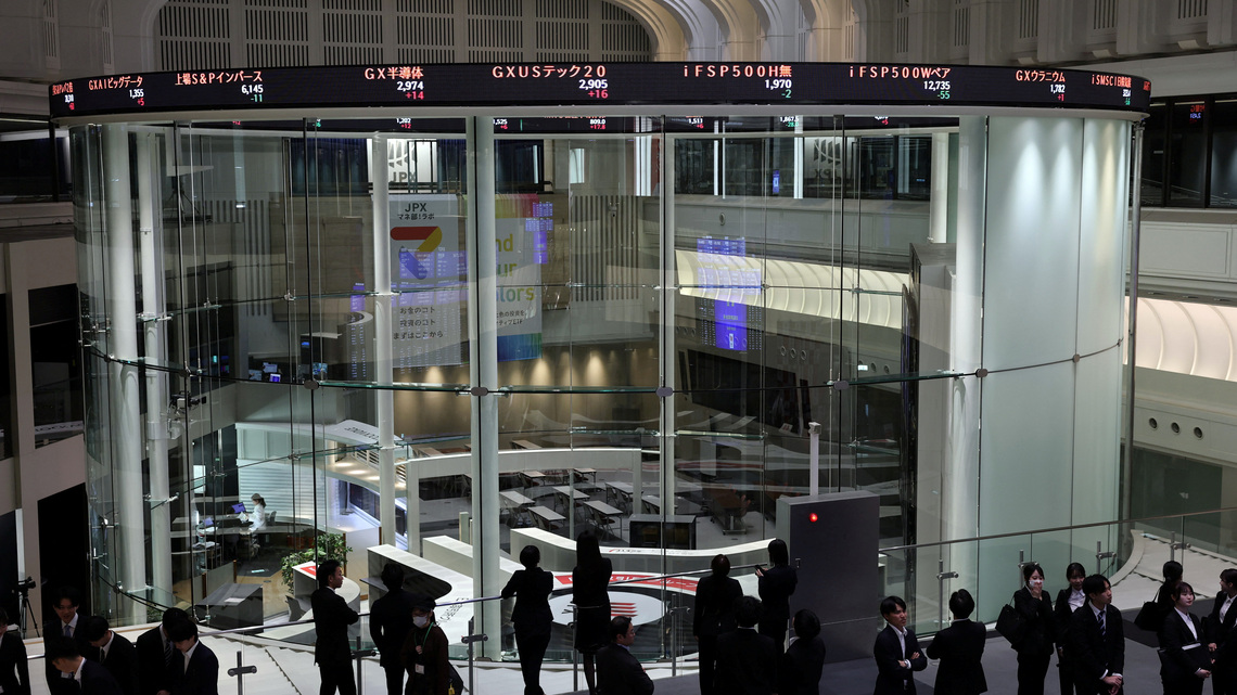 World shares, euro slide as high oil prices, fiscal worries linger