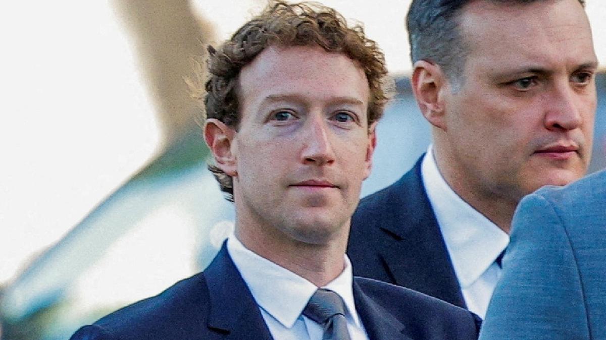 FILE PHOTO: Meta Platforms CEO Mark Zuckerberg arrives outside court in Los Angeles, California, U.S., February 18, 2026.  REUTERS/Mike Blake