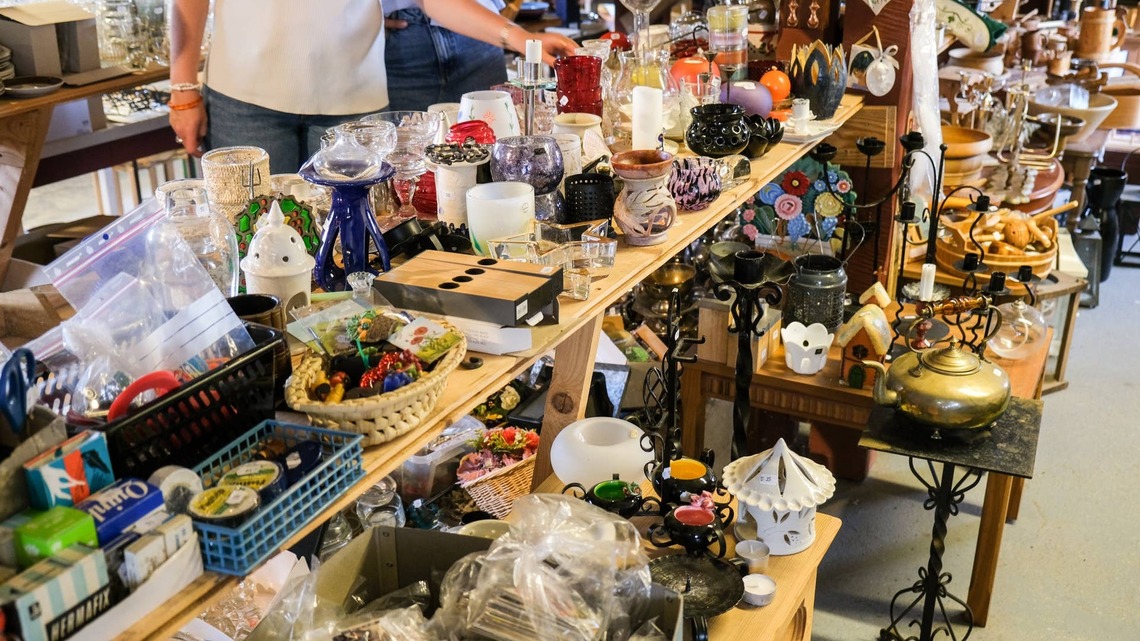 'Weirdly-Shaped' Thrift Store Find From the Late 1800s Served a Bizarre Purpose 