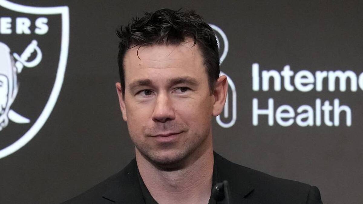  Apr 24, 2026; Henderson, NV, USA; Las Vegas Raiders coach Klint Kubiak at press conference at Intermountain Health Performance Center. Mandatory Credit: Kirby Lee-Imagn Images | Kirby Lee-Imagn Images 